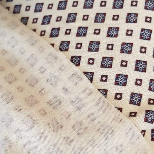 Tela punto de sudadera afelpada en blanco con estampado de cuadros