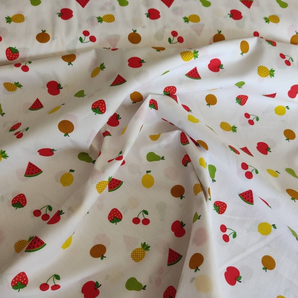 Tela algodón blanca con motivos de frutas